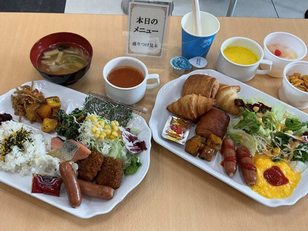 朝食