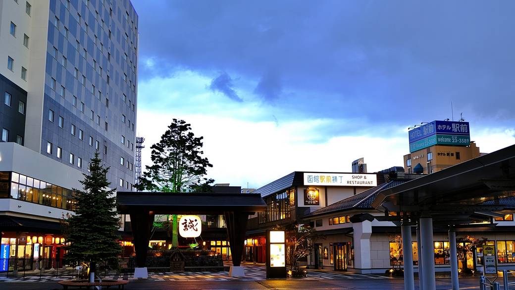 函館駅　夜の様子 / 1