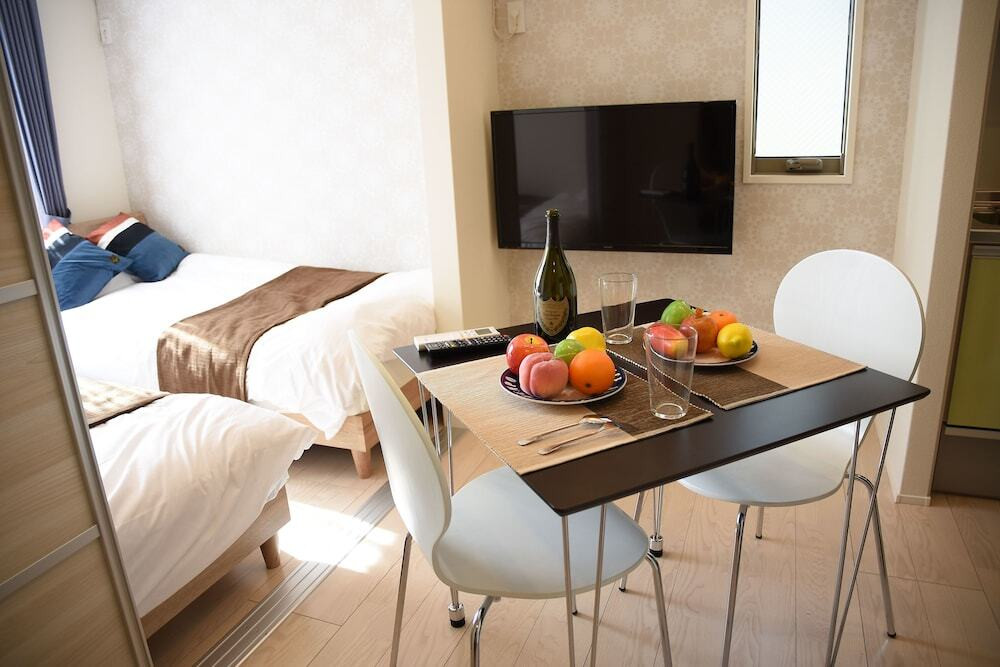 客室内のダイニングエリア