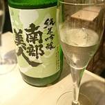 ワイングラスで日本酒を♪女性に人気の東京の日本酒バー8選