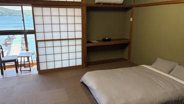 客室 / 7