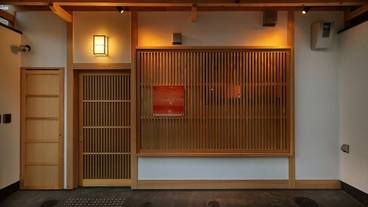 施設の入り口 / 4