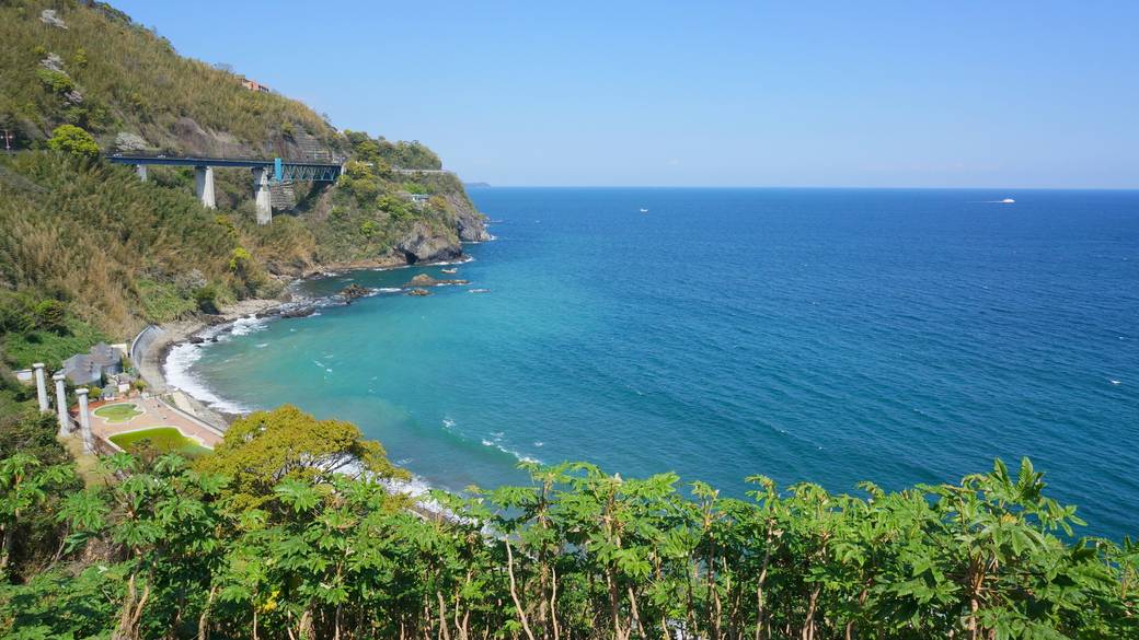 夏限定！飛びこめ
天然のプールへ
 / 1