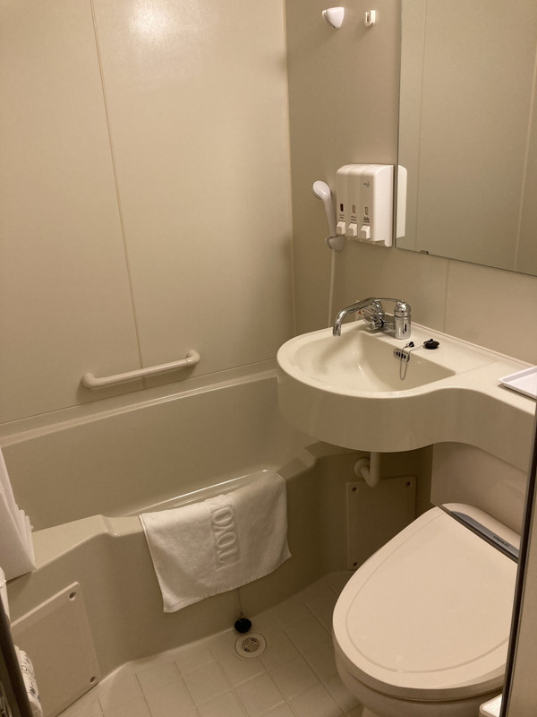 普通です。アメニティーはフロントの近くに置いています。