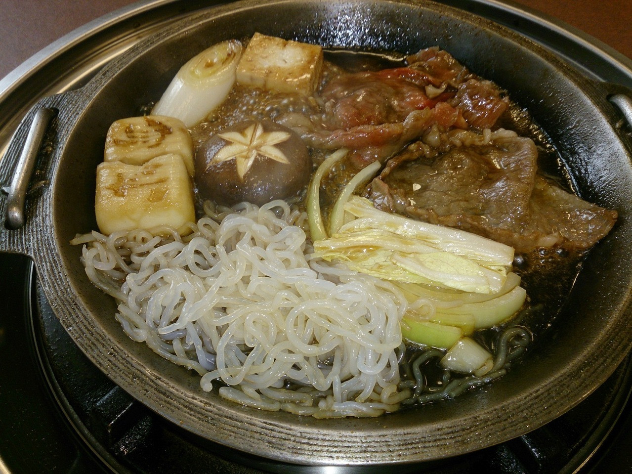 「浅草今半 国際通り本店」料理 27915 すき焼き昼膳 1人前3,500円(税別)前菜、すき焼き、御飯、赤出汁し、香の物