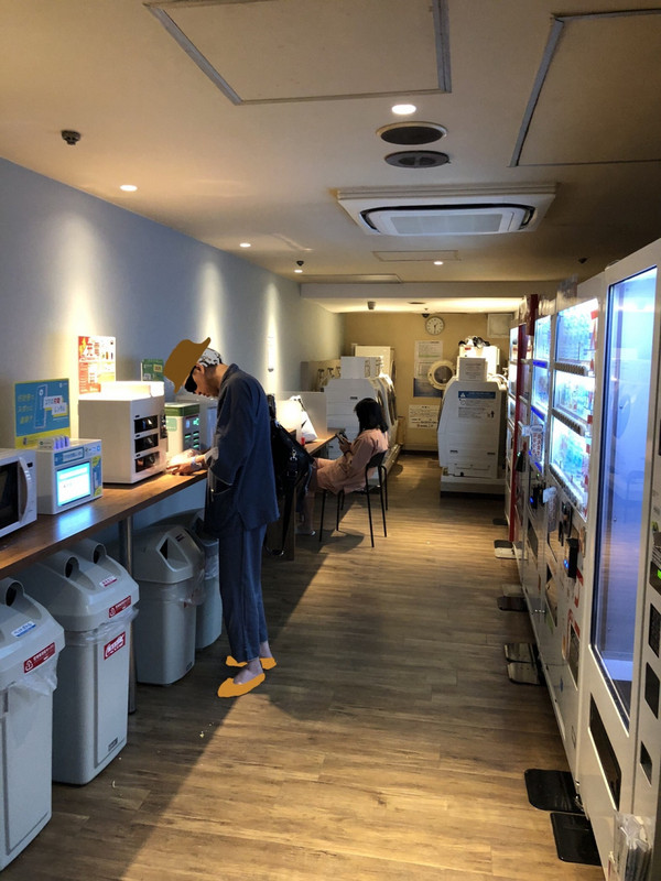 電子レンジに電気ポット・洗濯コーナーも完備