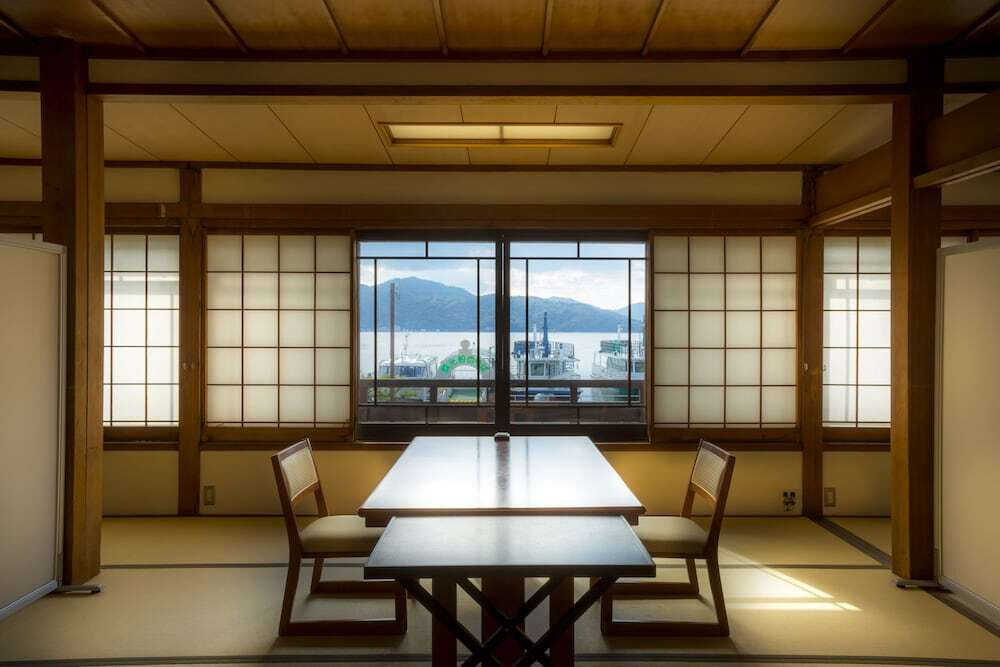 レストラン