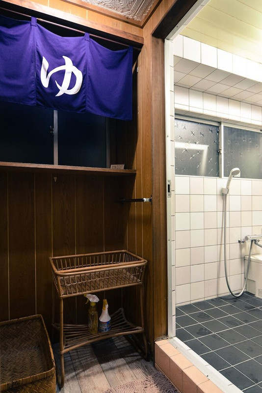 バスルームのシャワー