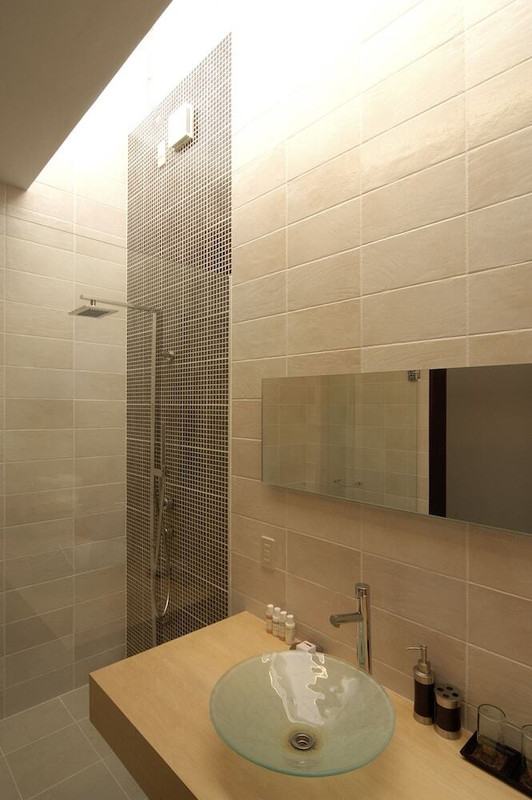 バスルームのシャワー