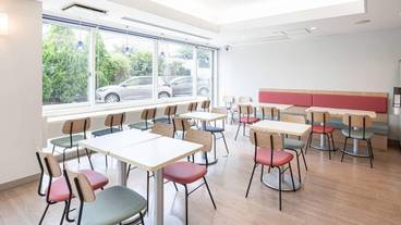 朝食スペース / 11