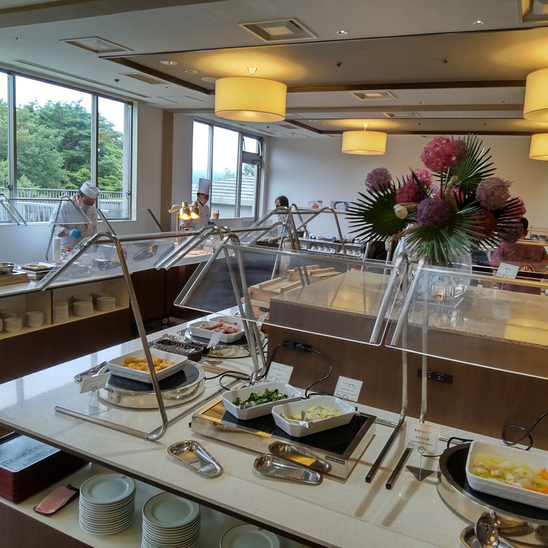 朝食はバイキングスタイル