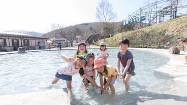 子供用の遊び場 - 屋外 / 10