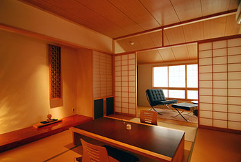 古さと新しさが融合した居心地のいい空間3481195