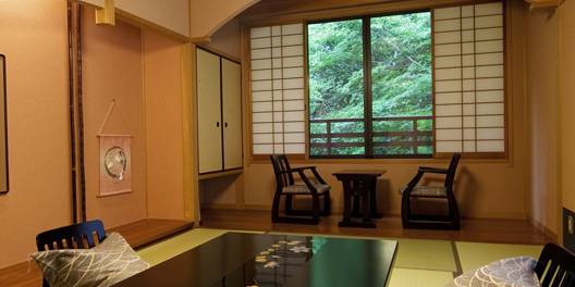 城崎温泉 喧噪の隠れ家 月のしずく（兵庫県 旅館） / 1