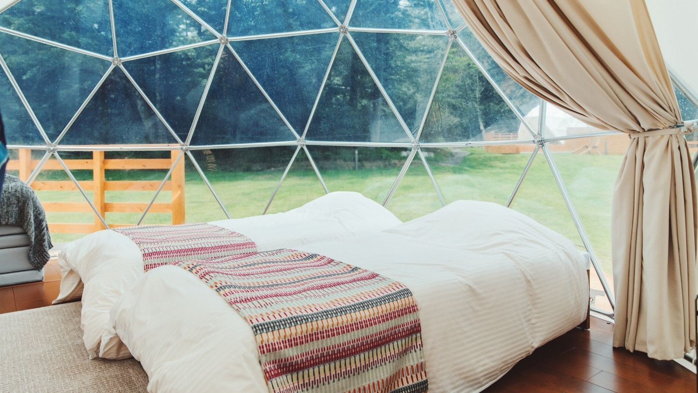 貸切サウナでロウリュも楽しめる！贅沢なグランピング体験3464306