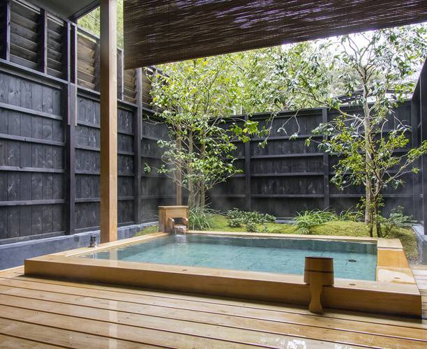 露天風呂付離れ 温泉風呂一例 / 2