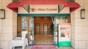 施設の入り口 / 8