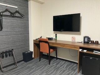 デスクの奥行が狭い