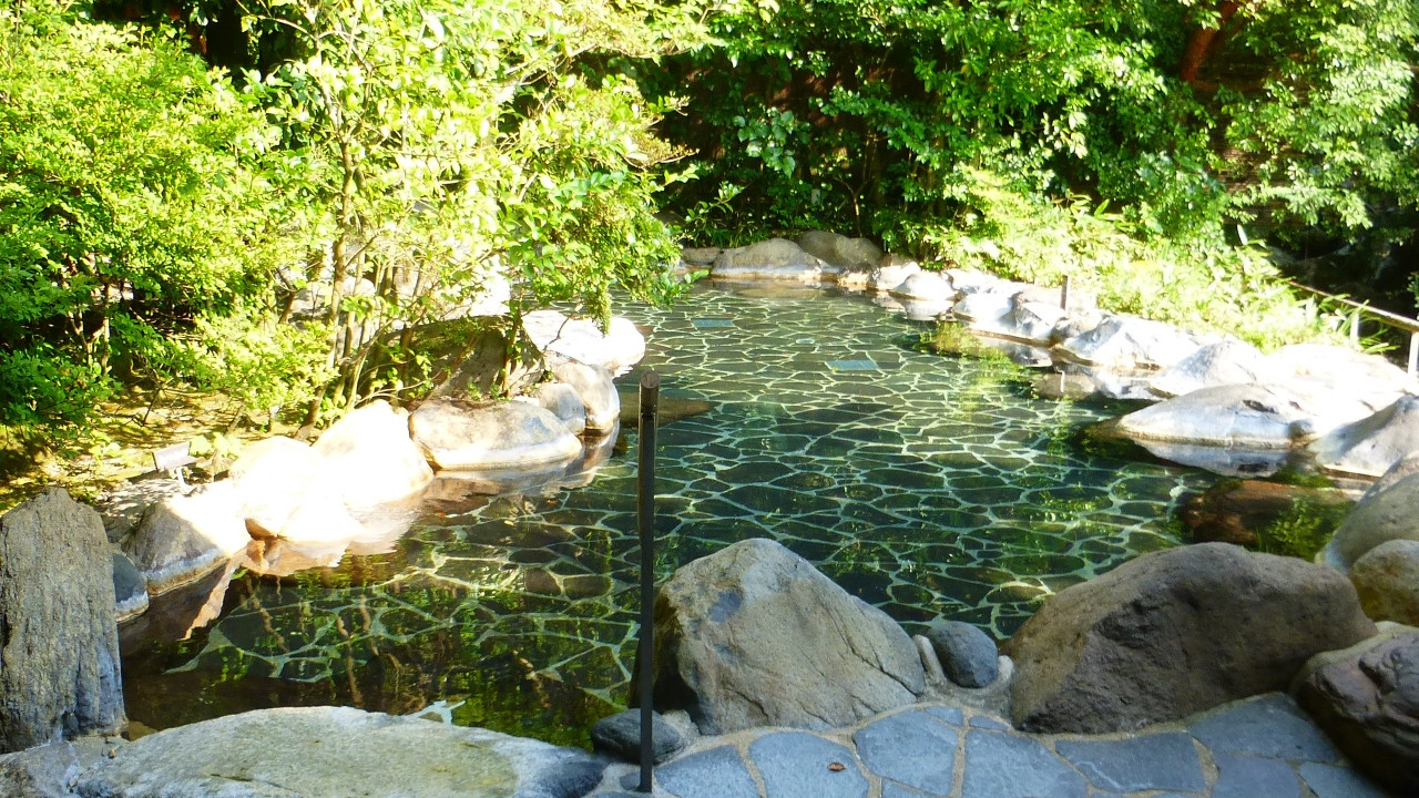 しいばの湯露天風呂