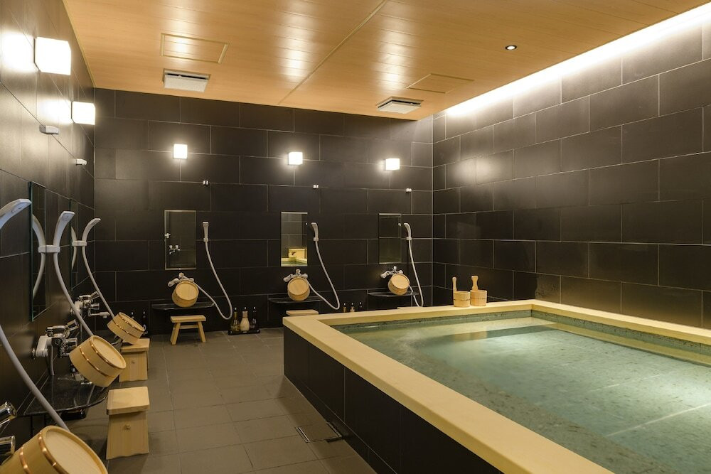 気取らないカップル旅行に。大浴場も備えた和モダンホテル4067926