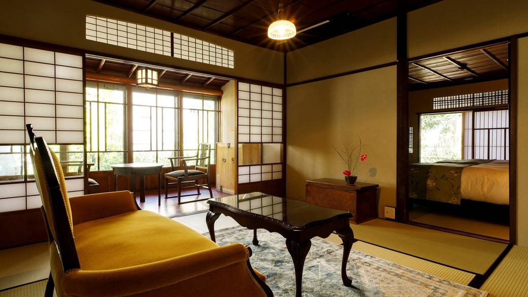 「蒼白い月」② / 5