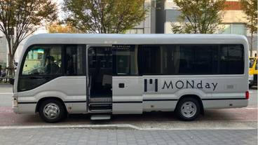 市街地へのシャトル サービス / 3