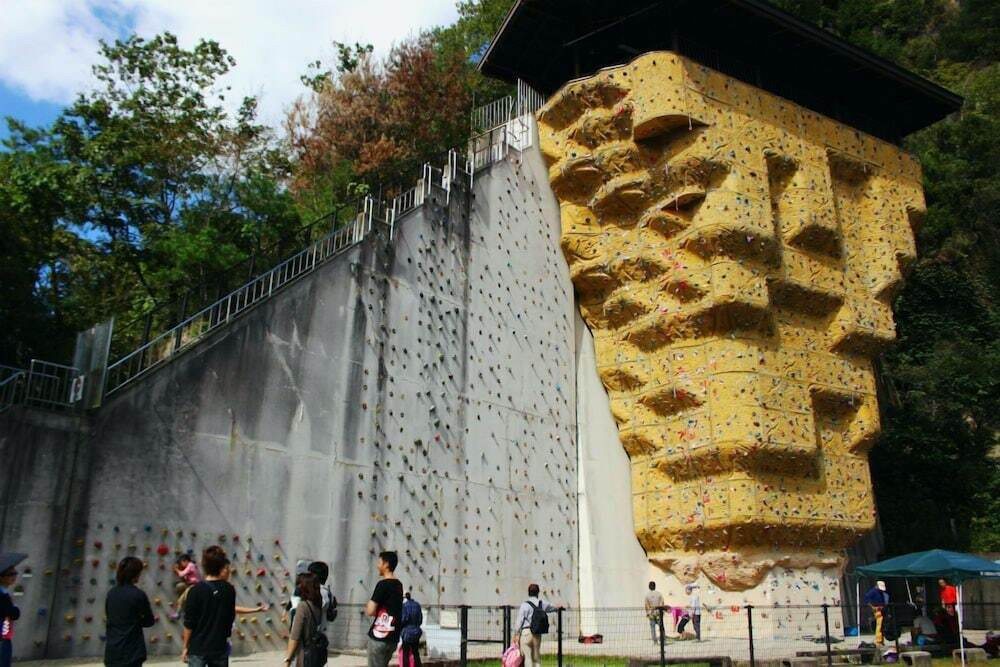 屋外ロック クライミング