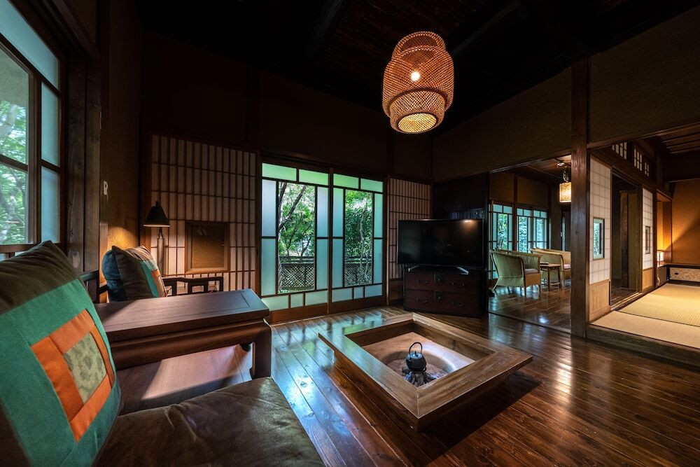 3. おやど　二本の葦束 3430066