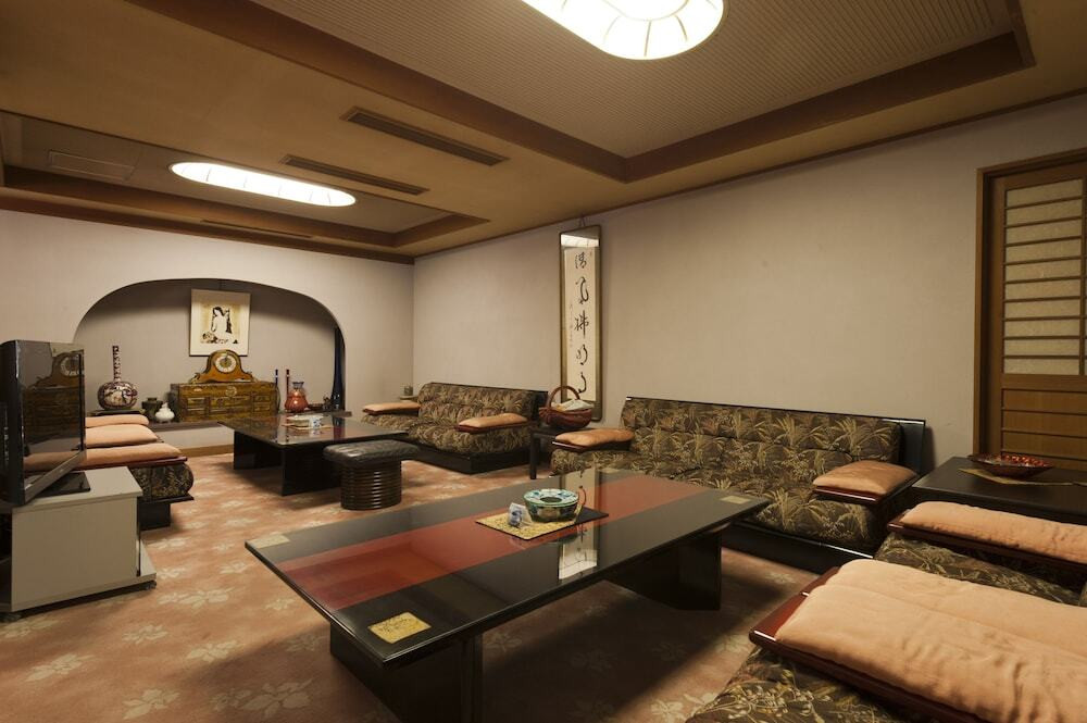 熱海温泉 ホテル貫一(アタミオンセン ホテルカンイチ) / 1