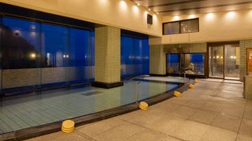 夜の男性大浴場 / 4