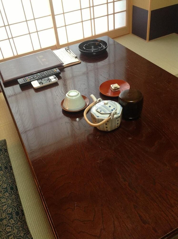 客室内のダイニングエリア