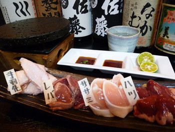 「竹山」料理 992147 あべ鶏岩板焼き。３種のタレでお召し上がりください。