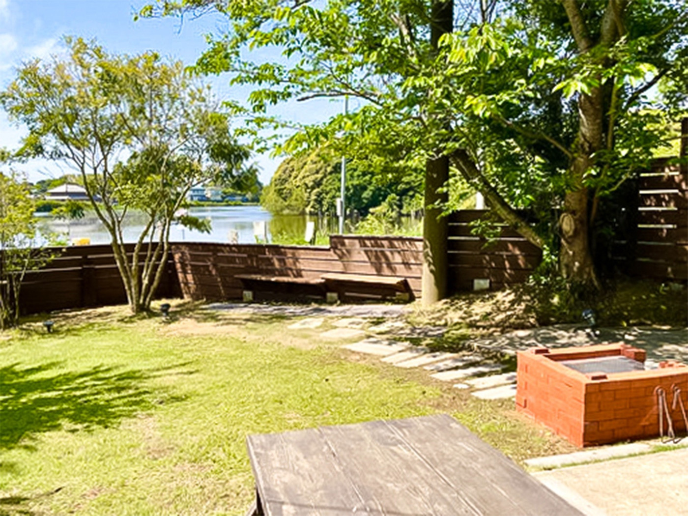 水辺のおしゃれな貸別荘でBBQ3929462