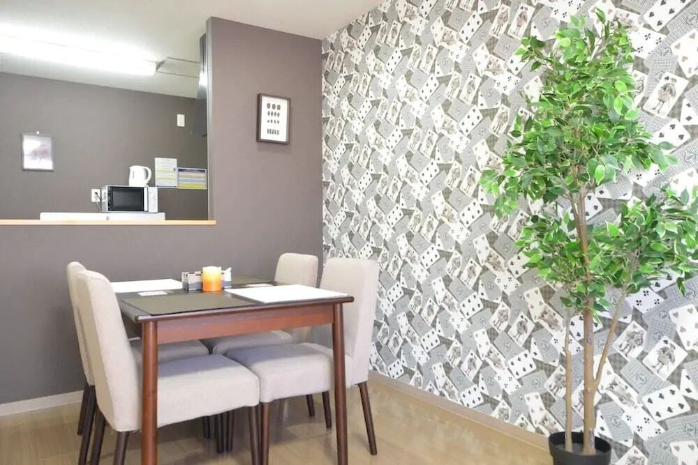 客室内のダイニングエリア