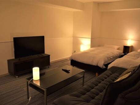 Residential Condominium Kala Haigh / 4