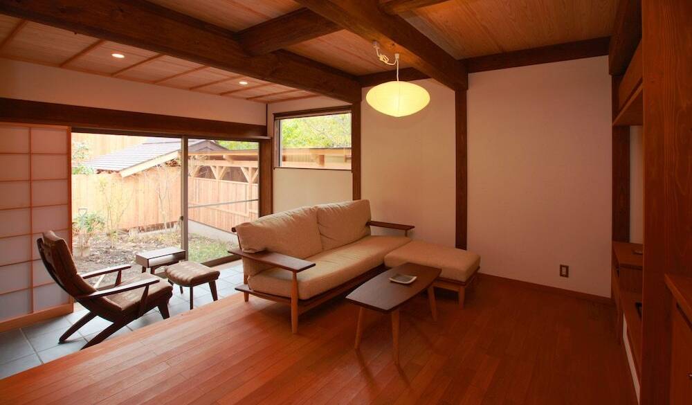 天然木に包まれた
癒しの客室 / 4