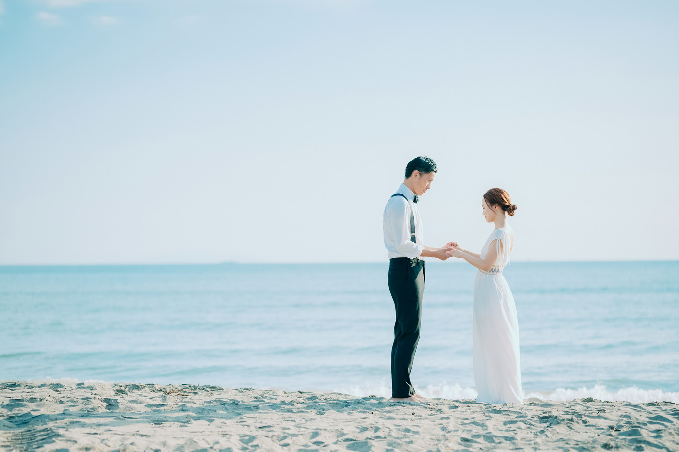 海辺のウェディングポートレート