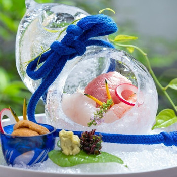 6. 広々としたお部屋でゆったり食事を楽しめる「ホテル清風苑」3844702