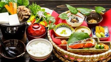 食事・飲み物 / 3