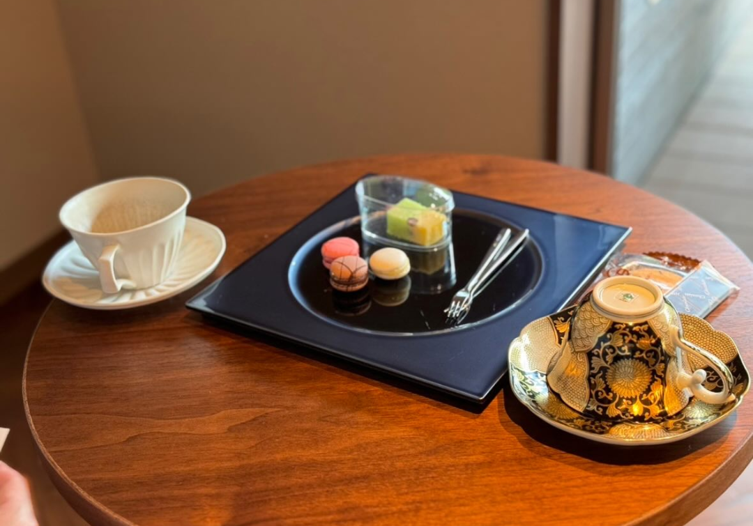 ラウンジ 刻／フリーフードとドリンク