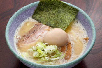 「気むずかし家」料理 654083 味玉鶏白湯ラーメン　780円