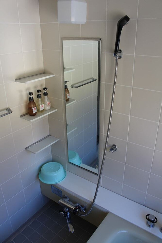 バスルームのシャワー