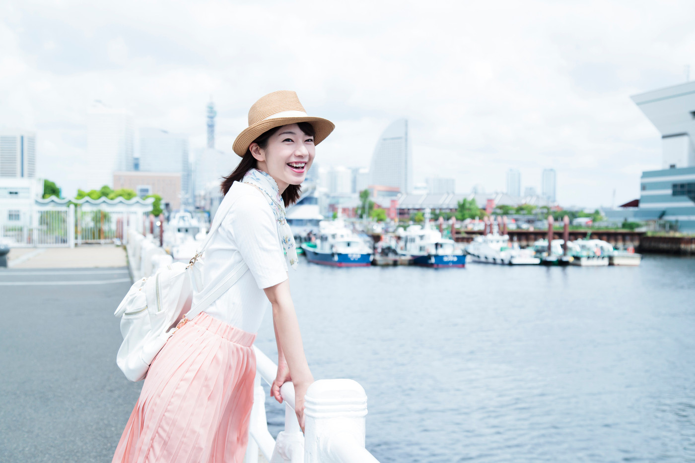 女性　旅行　横浜　ショートトリップ　散策　散歩　一人旅