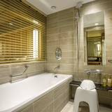 肌触りの良いホーロー製バスタブ / 1