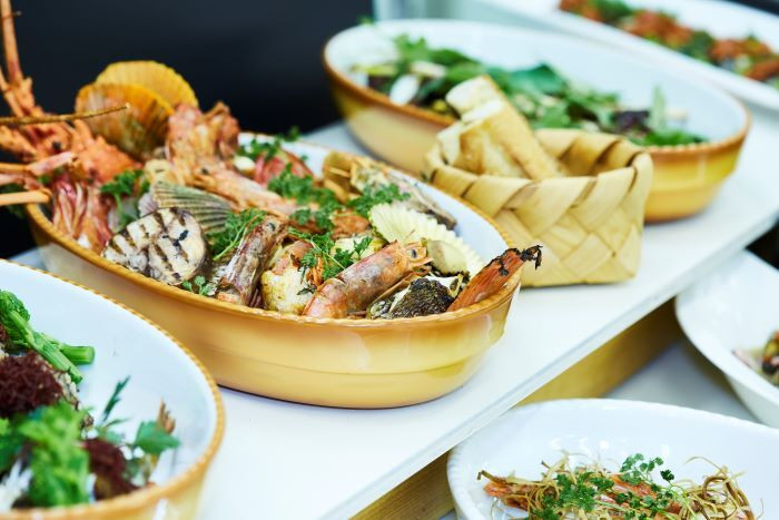 ブッフェで楽しむ美食の世界♪プライベートヴィラで温泉を2人占め4027684