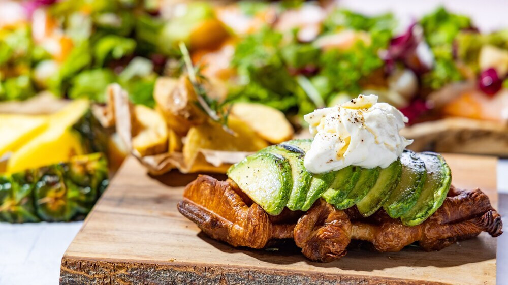 スタイリッシュな空間に心躍る！アートに彩られた駅近ホテル3392170