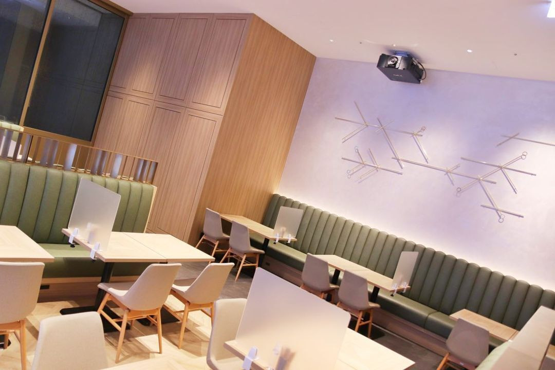 ラウンジにはコーヒーとお茶があって、部屋への持ち帰り用にフタも用意されていてとても親切でした♪