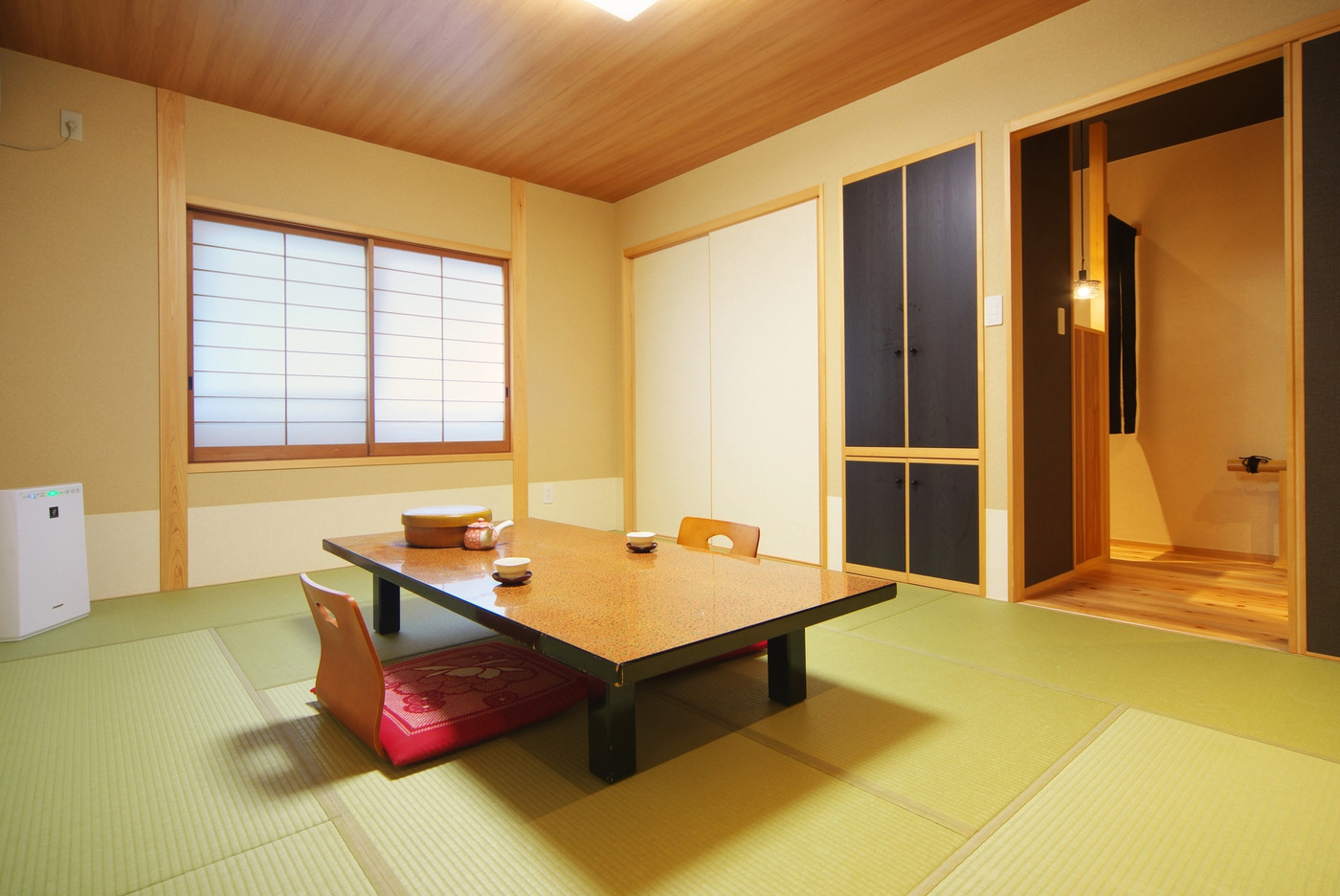 ホッと心が和む…山間にたたずむ“離れの宿”4259021