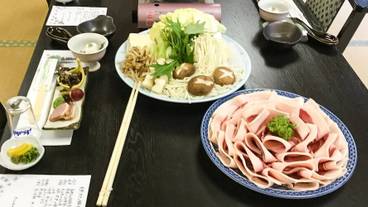 旅館のお食事処 / 17