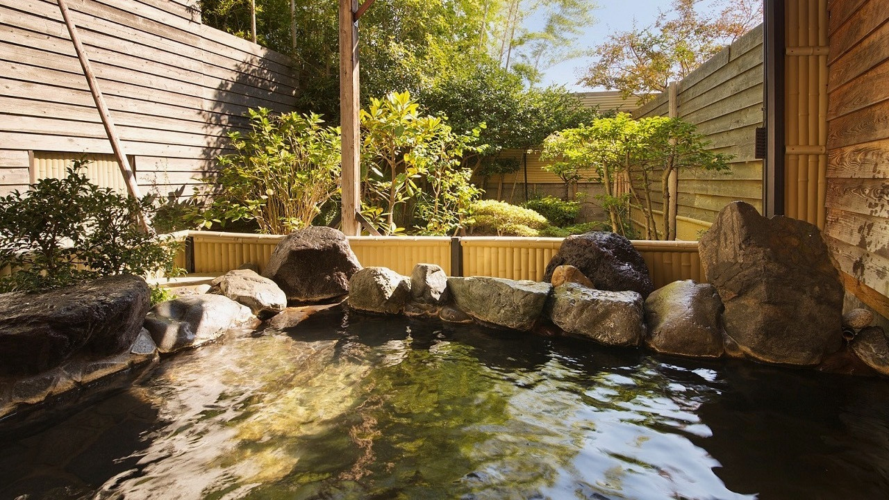 自然光が降り注ぐ露天風呂や大浴場！3914583